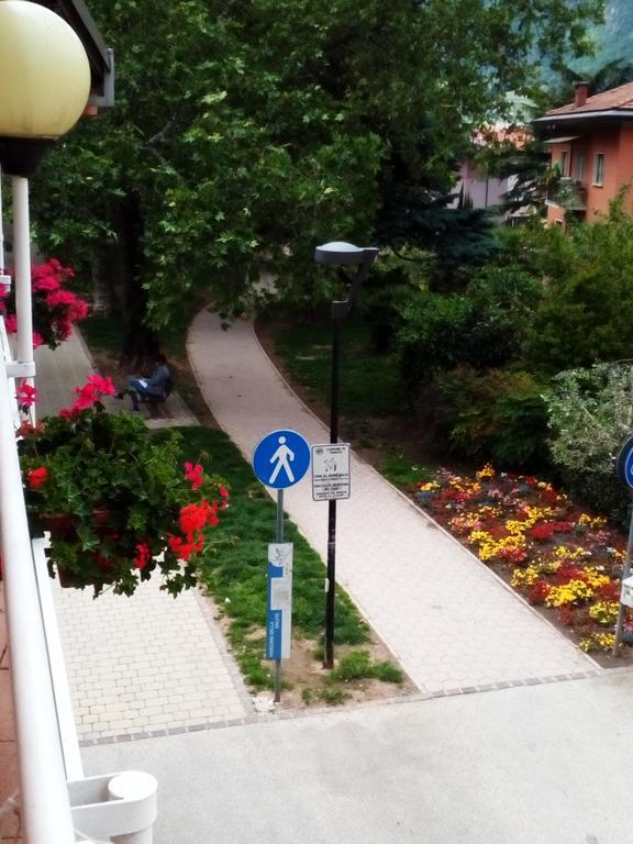 Alloggio Ponte Dei Cavalleggeri Hotel Trento Exterior foto