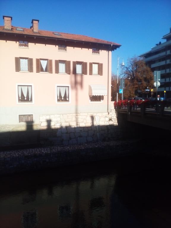 Alloggio Ponte Dei Cavalleggeri Hotel Trento Exterior foto
